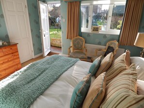 Kamar Double, ensuite, pemandangan kebun | Setrika/meja setrika, Wi-Fi gratis, dan seprai linen