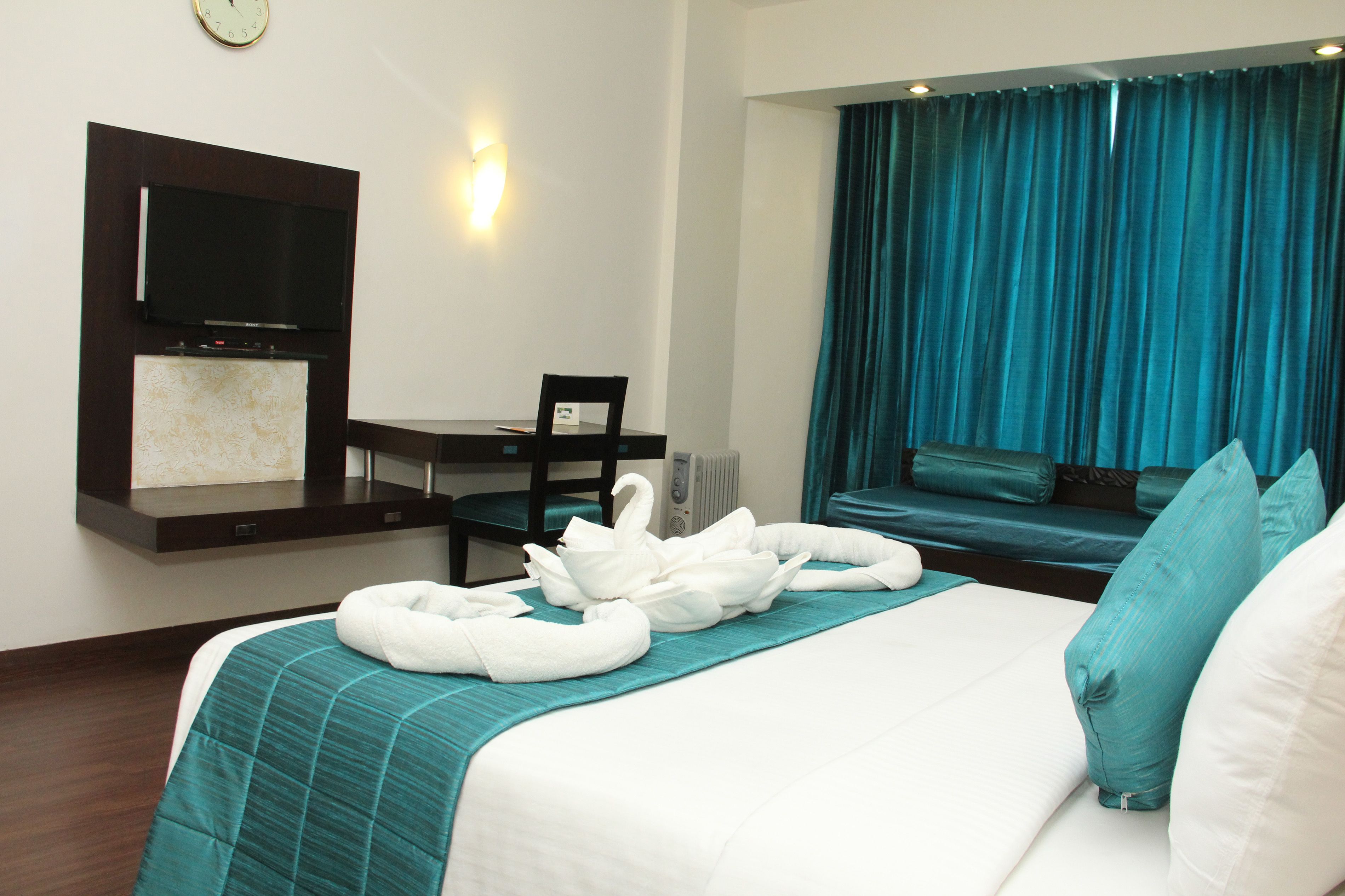 Hotel Unit (Superior Room) | Minibar, in-room safe, iron/ironing board