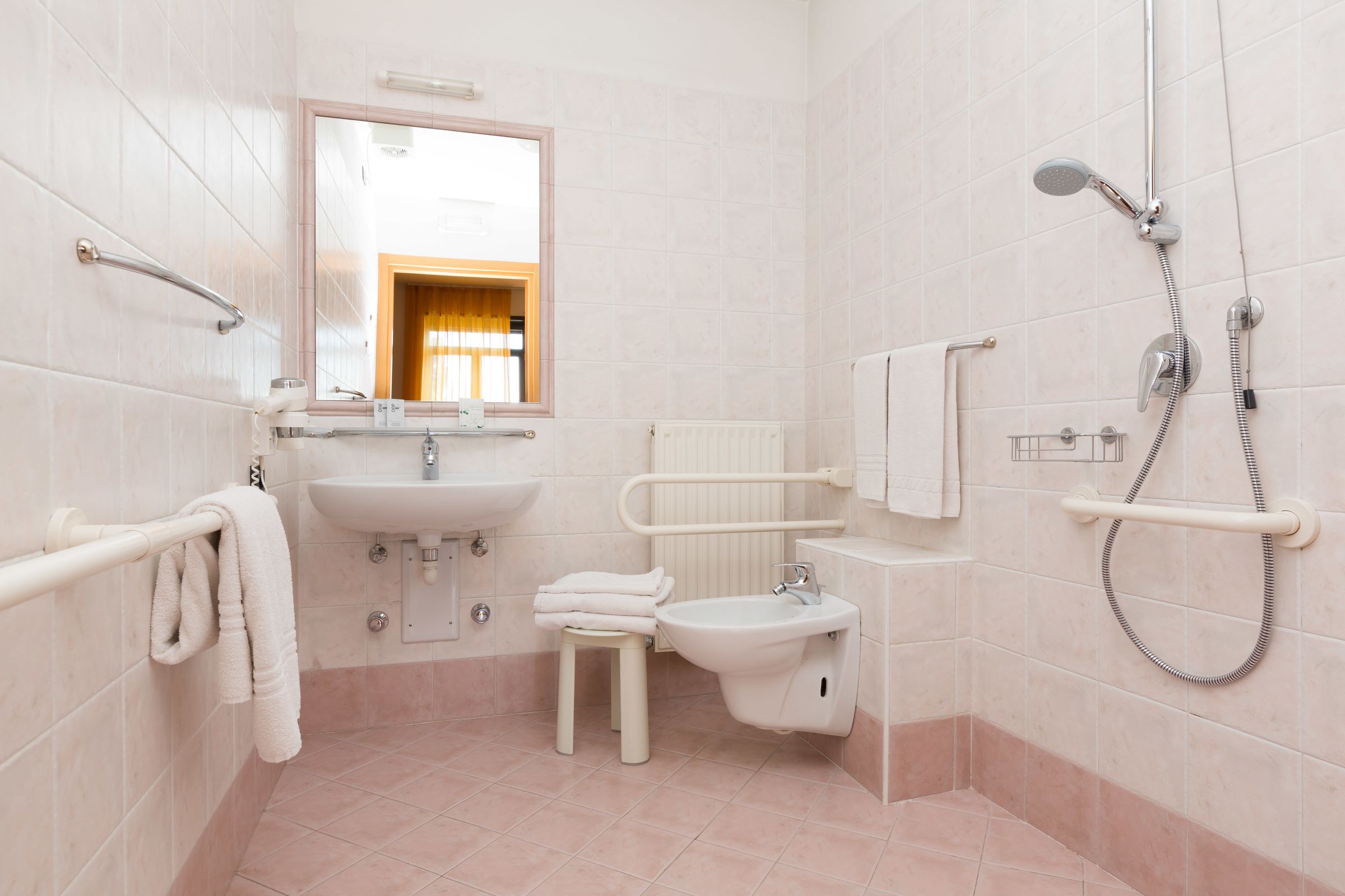 comfort triple room, 1 bedroom | bathroom | shower, free toiletries, hair dryer, bidet