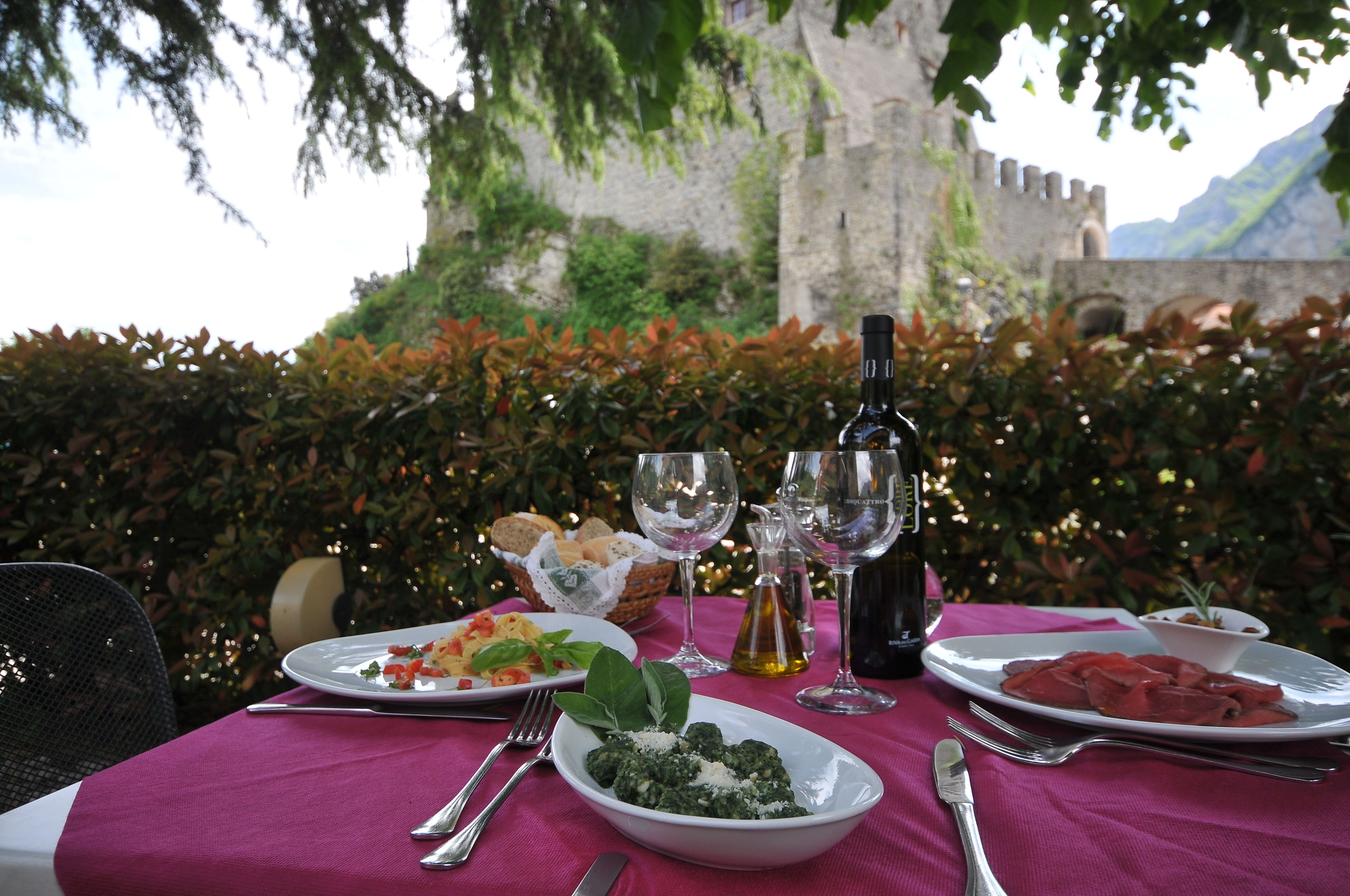 Aperto a pranzo e cena