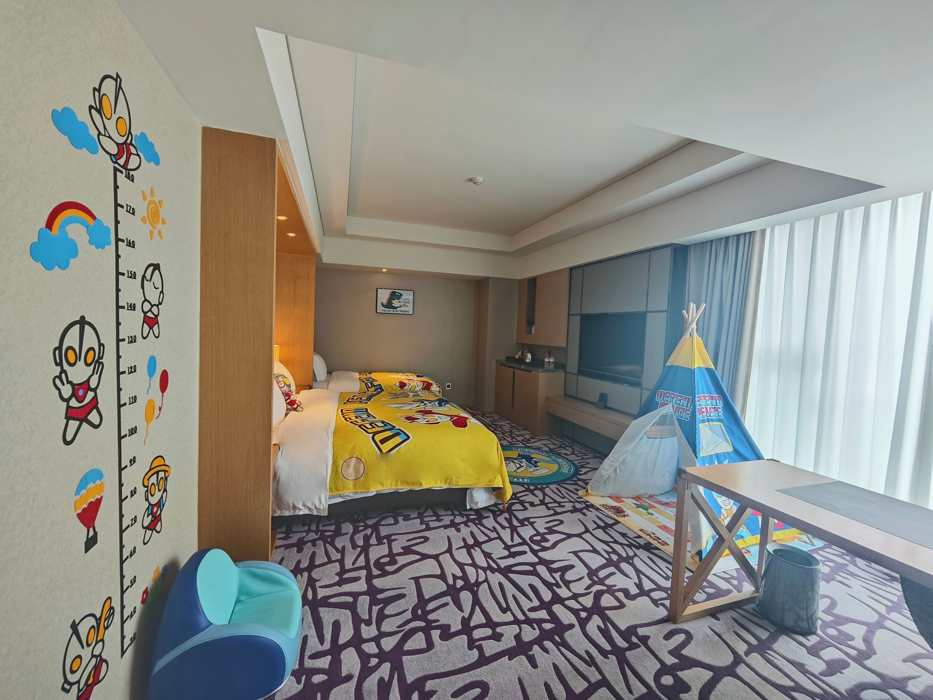 Premium bedding, down duvets, minibar, in-room safe