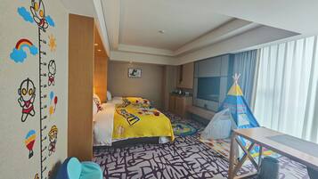 Premium bedding, down duvets, minibar, in-room safe