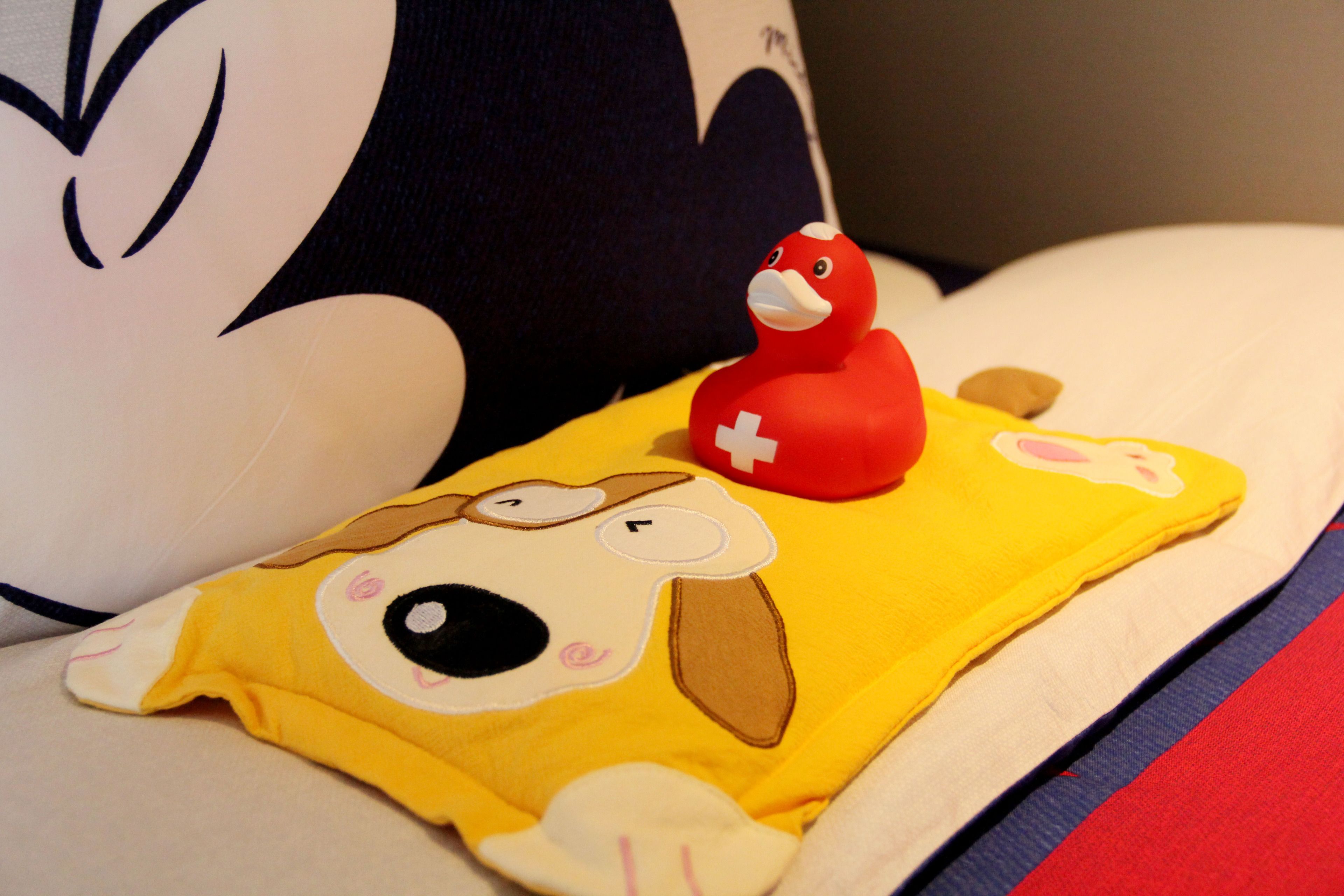 deluxe family room | children’s theme room