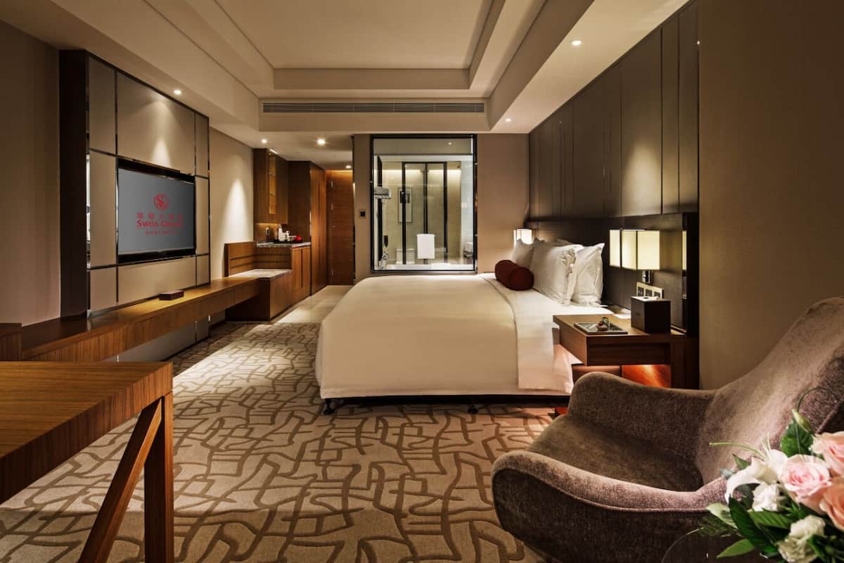 Habitación superior, 1 cama de matrimonio grande | Ropa de cama de alta calidad, edredones de plumas, minibar y caja fuerte