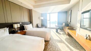 Tomannsrom, hageutsikt (Empress) | Sengetøy av topp kvalitet, dundyner, minibar og safe på rommet