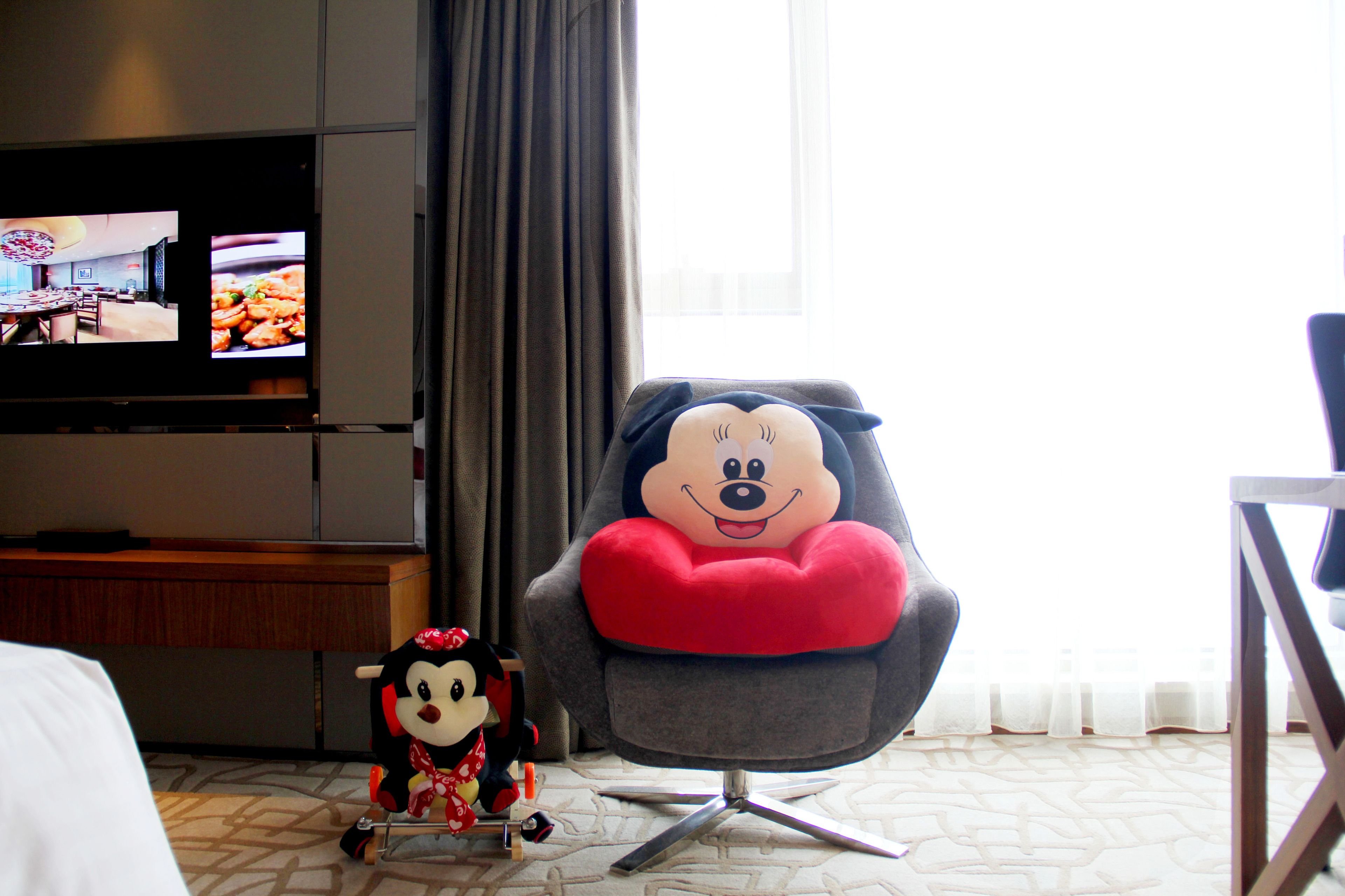 Deluxe Family Room | Children's theme room