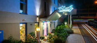 Felicity Garni Hotel