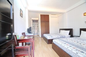 Minibar, desk, free WiFi