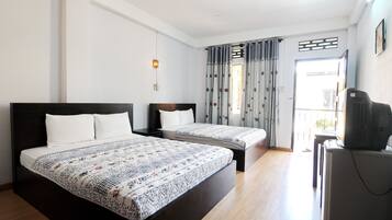 Family Quadruple Room | Minibar, desk, free WiFi