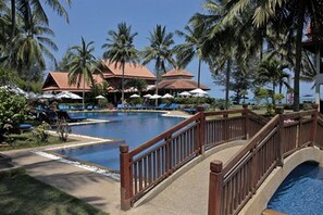 Pool - Coral Hotel Bangsaphan (Bang Saphan)