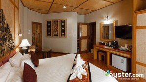 Deluxe Suite Cottage | Minibar, in-room safe, free WiFi