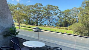 Balcony view - Huskisson Beach Motel (Huskisson)