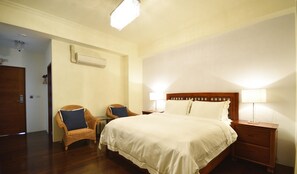 Deluxe Double Room | Premium bedding, down comforters, desk, soundproofing