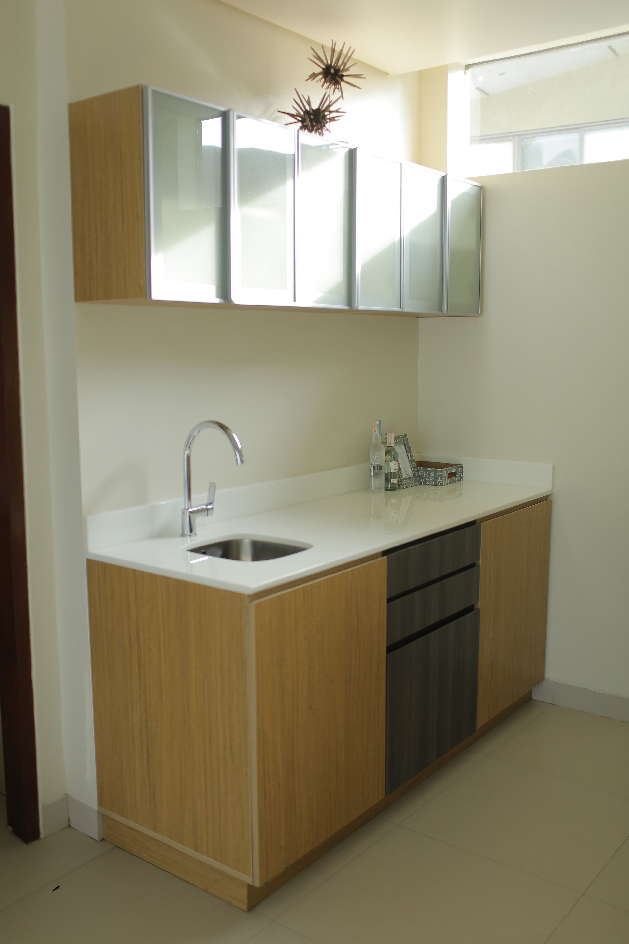 suite, 1 bedroom (pacifica) | private kitchenette | electric kettle