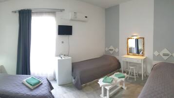 Egyptian cotton sheets, premium bedding, blackout curtains, free WiFi