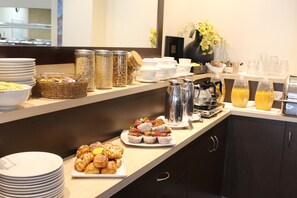 Buffet - Coral Cay Resort (West Mackay)