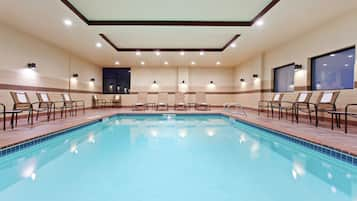 Indoor pool, sun loungers