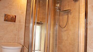 Basic Double Room, Ensuite | Bathroom