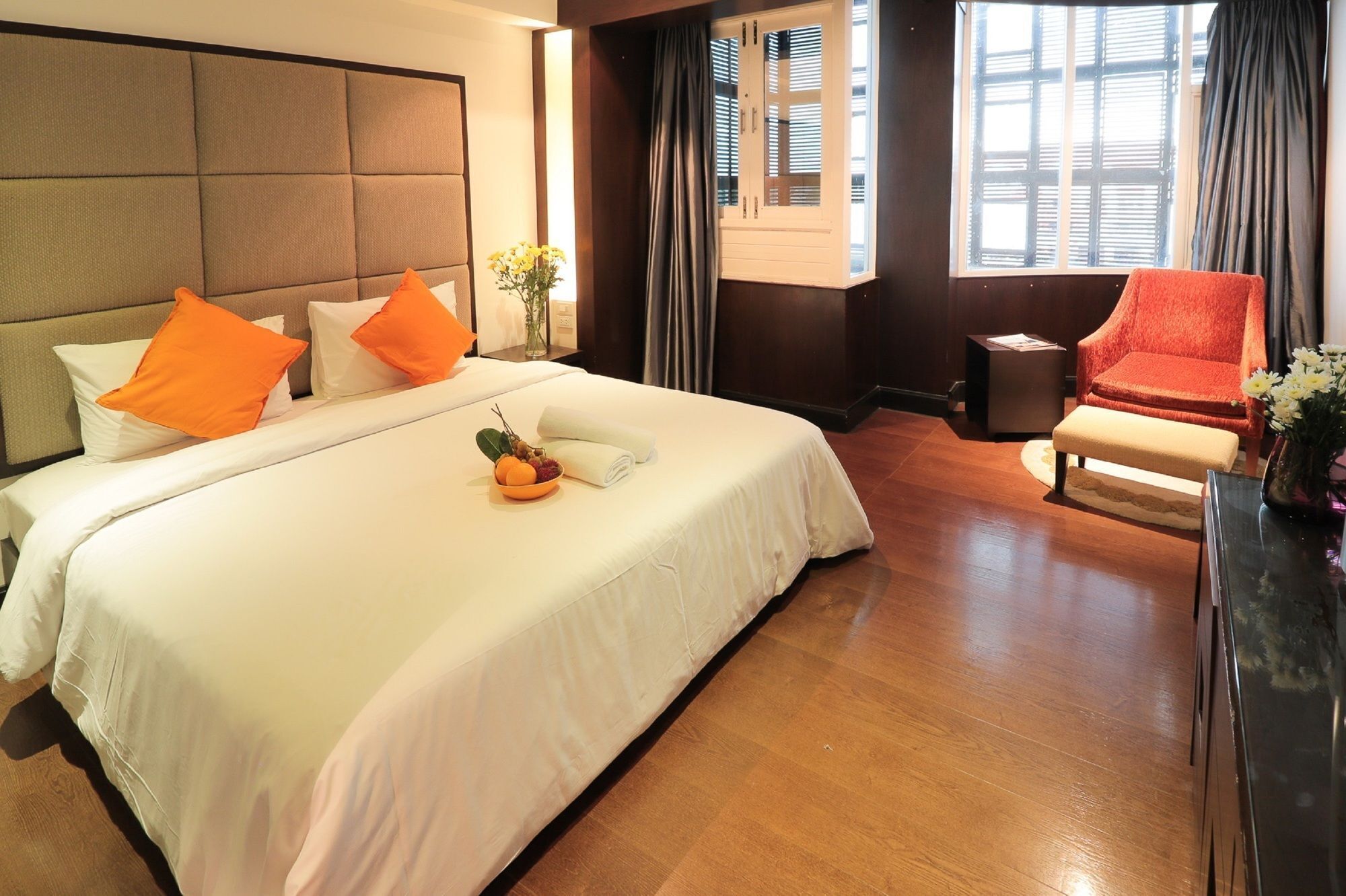 Desk, rollaway beds, free WiFi, bed sheets