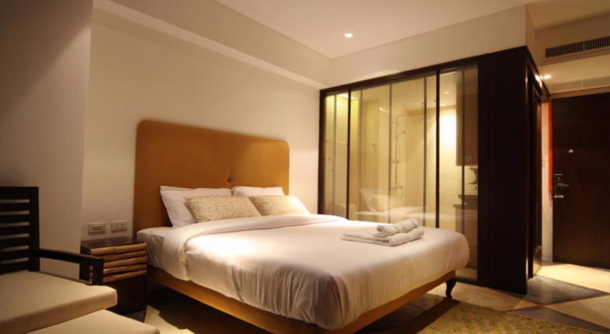 Desk, rollaway beds, free WiFi, bed sheets