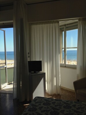 In-room safe, free WiFi