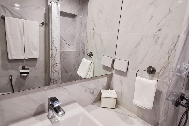 Baño | Ducha, artículos de higiene personal gratuitos, secador de pelo y bidé