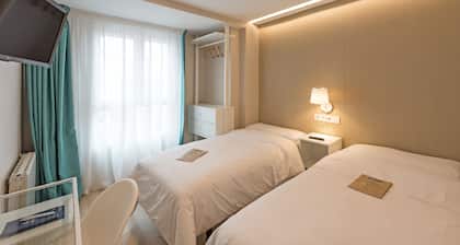 Hostal La Lonja