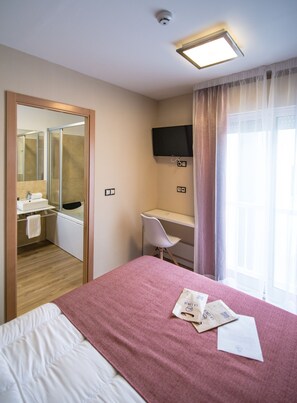 Chambre Double, bain à remous