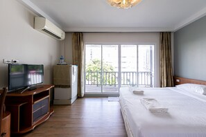Deluxe Room, Balcony | Free WiFi - Villa Lamai - Wong Amat House Pattaya (Pattaya)
