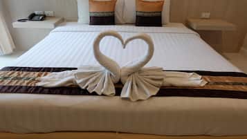 Minibar, desk, free WiFi