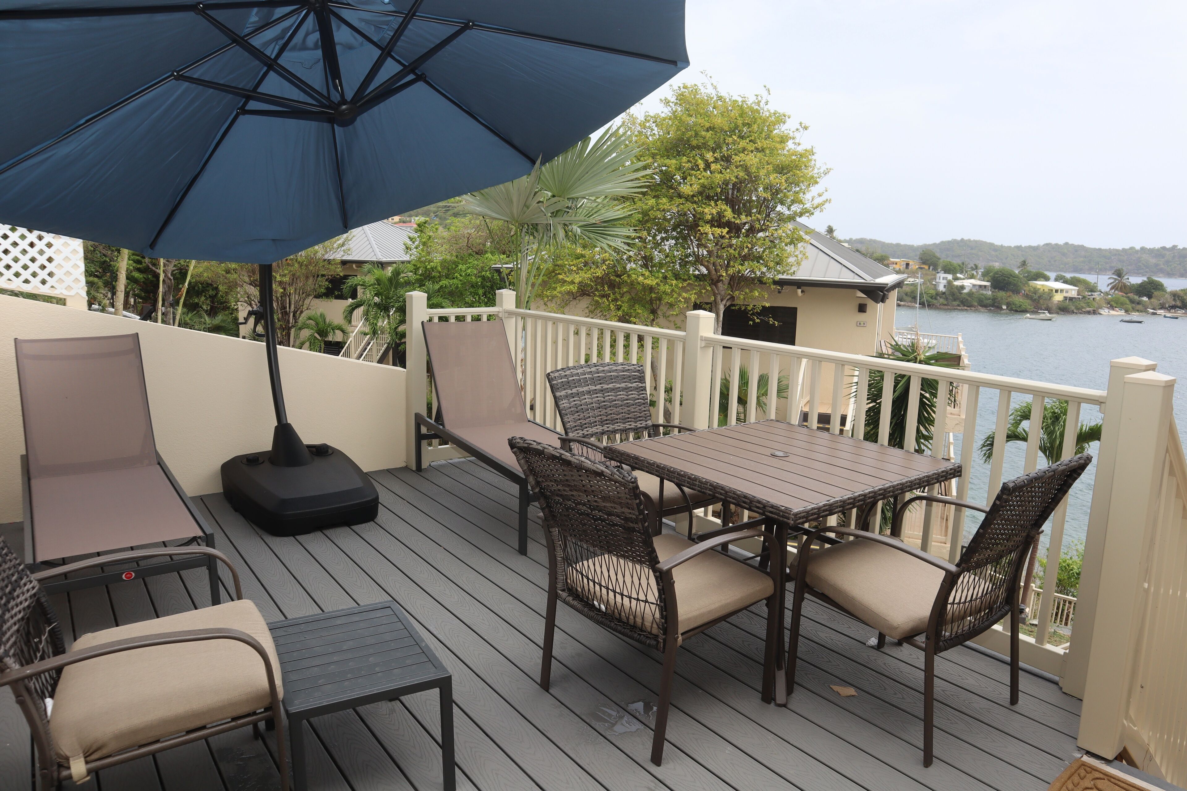 2 restaurants, breakfast served