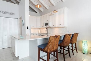 Private kitchen - Point Pleasant Resort (St. Thomas)