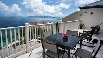 Huoneisto, 1 makuuhuone | Ulkoruokailutilat | 2 ravintolaa, joissa tarjoillaan aamiainen