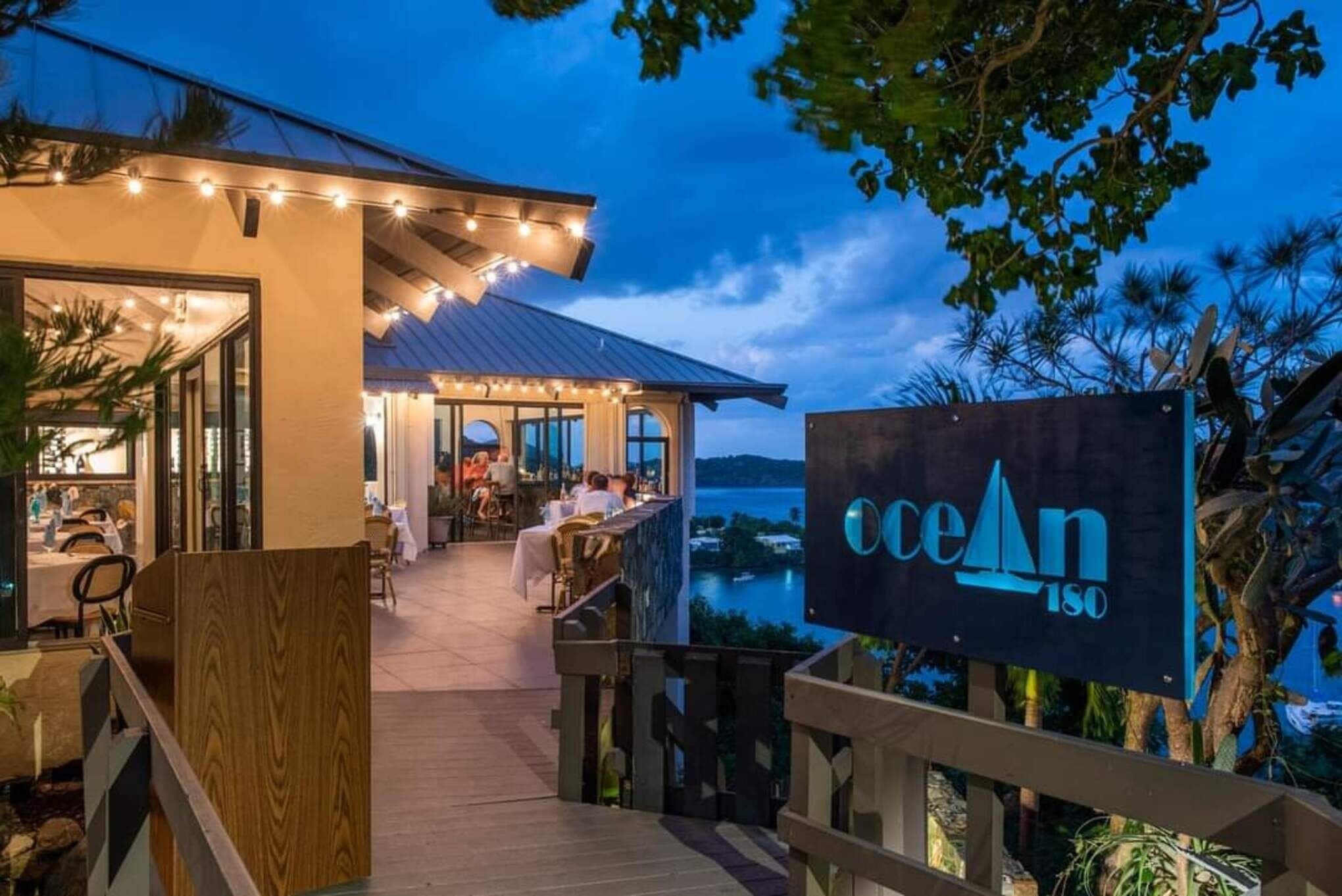 Lägenhet - 1 sovrum | Restaurang utomhus | Här finns 2 restauranger som serverar frukost, lunch, middag och brunch 