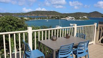 Studio | Outdoor dining | 2 restaurants; breakfast, lunch, dinner, and brunch served