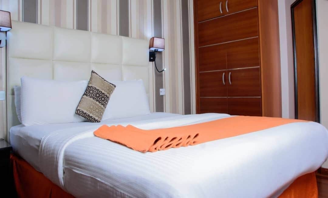 suite, 1 bedroom | premium bedding, free minibar, in-room safe, desk