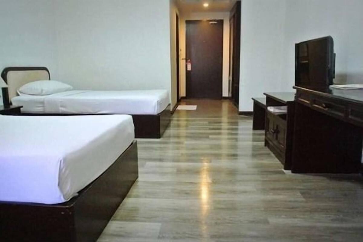 Desk, blackout curtains, free WiFi, bed sheets