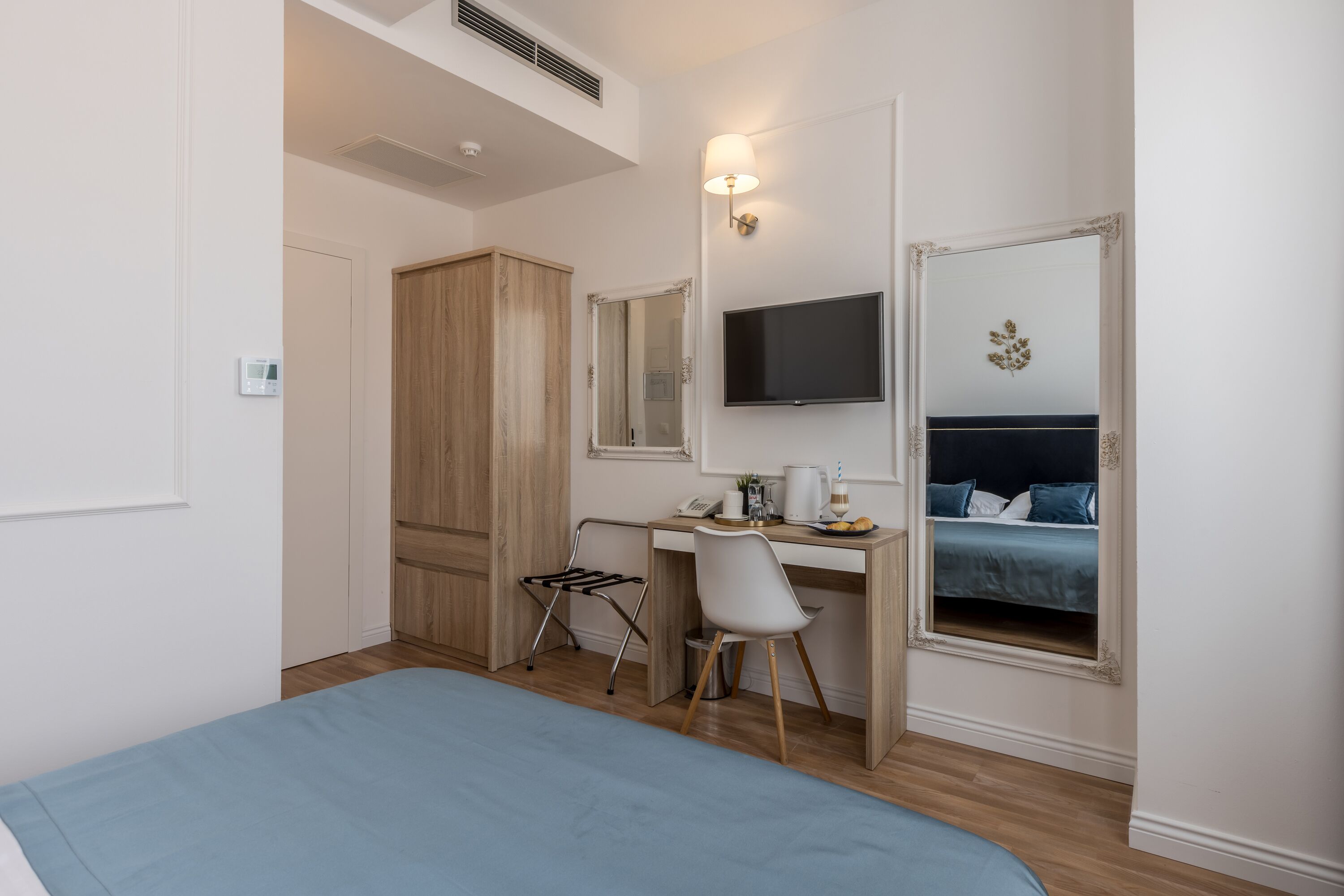 standard double or twin room | in-room safe, desk, blackout curtains, soundproofing