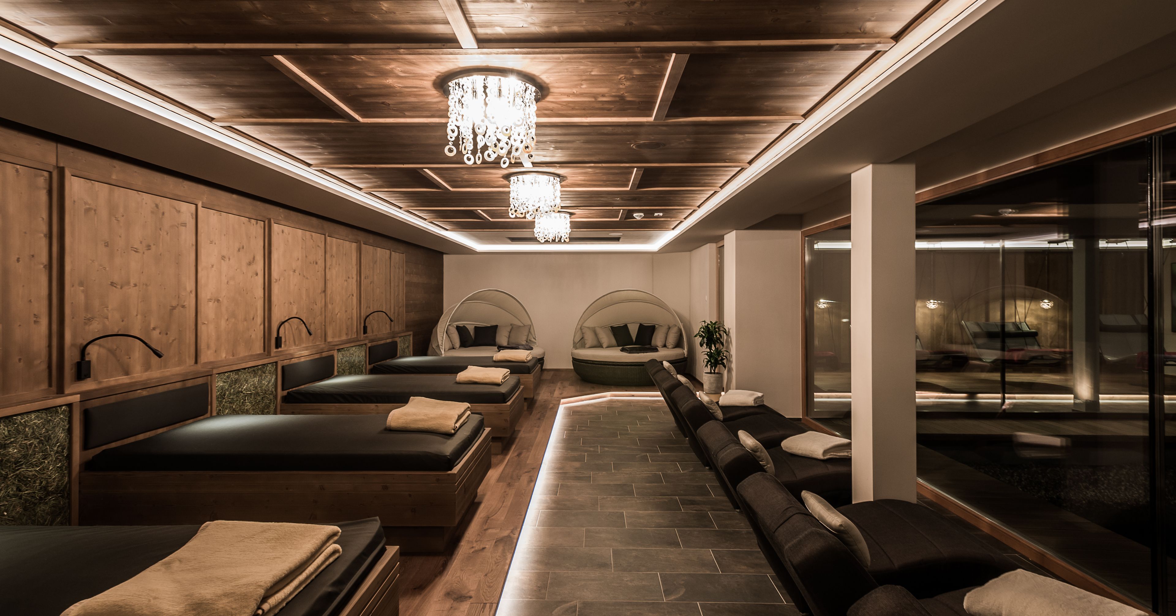 Turkish bath, body treatments, body wraps, body scrubs, facials