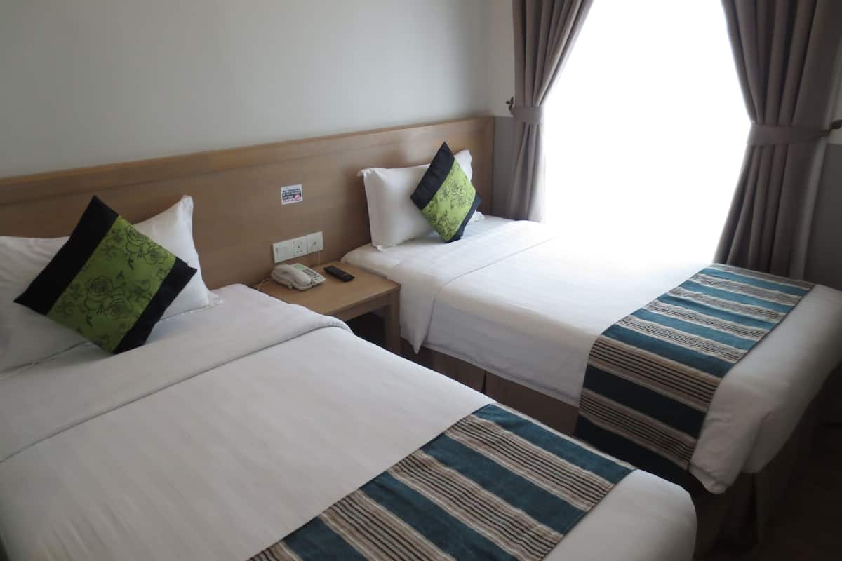 Standard Twin Room | Desk, iron/ironing board (on request), WiFi (free), bed sheets