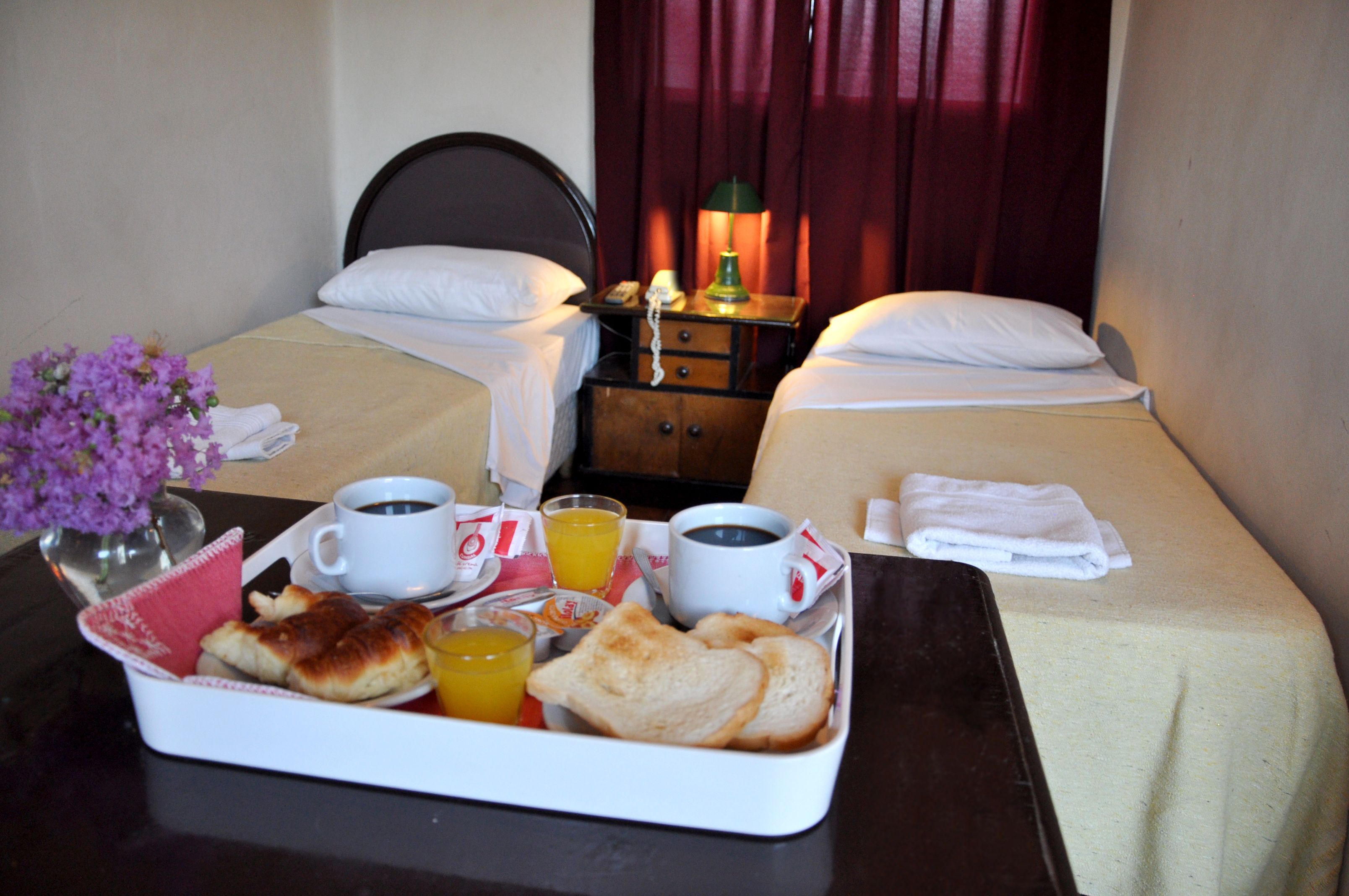 Kamar Double Standar | Tempat tidur lipat/tambahan dan Wi-Fi gratis