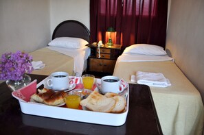 Standard Double Room | Rollaway beds, free WiFi - Hotel Rex (San Rafael)