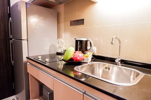 Superior Double Room, 1 King Bed | Private kitchen | Fridge
