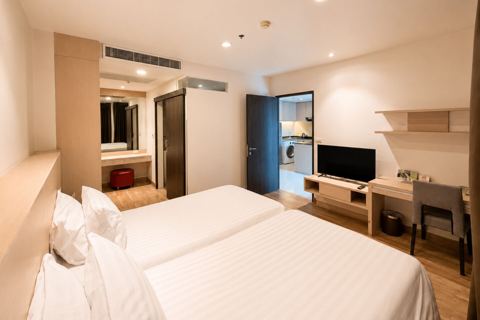 Junior Twin Suite | 办公桌、免费 WiFi、床单