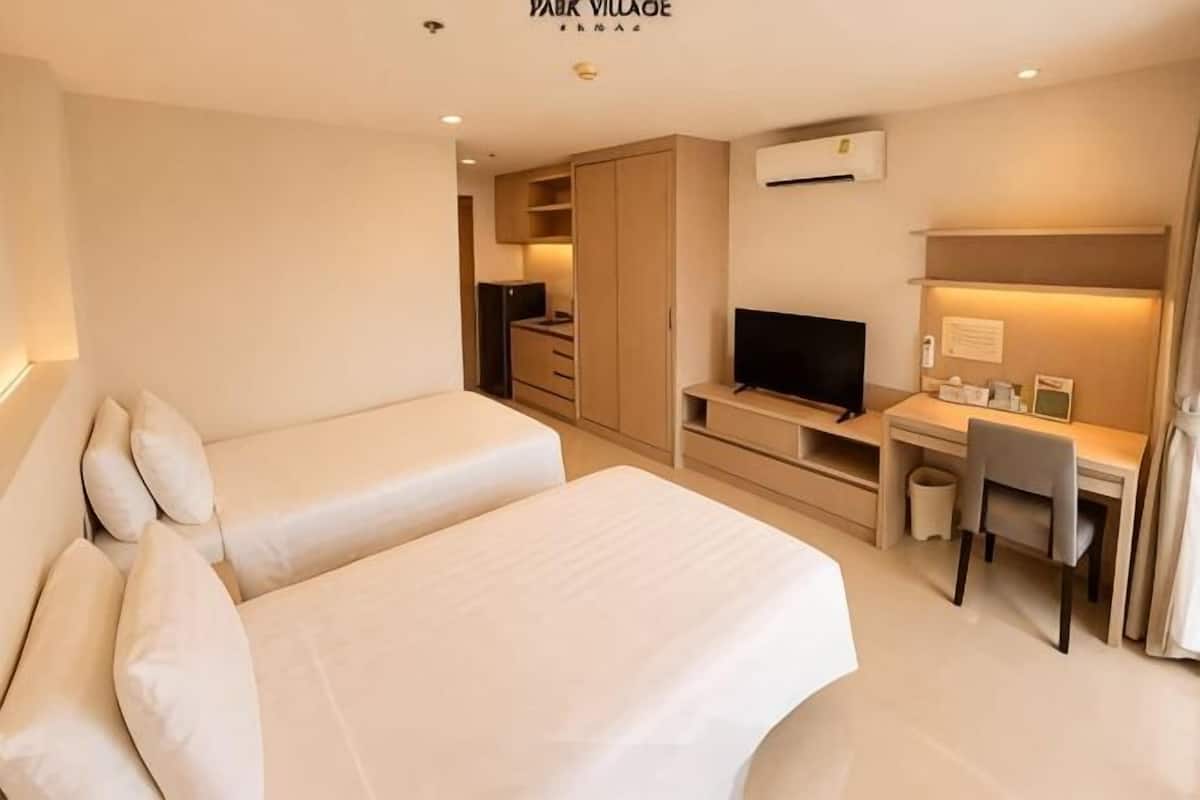 Desk, WiFi (free), bed sheets