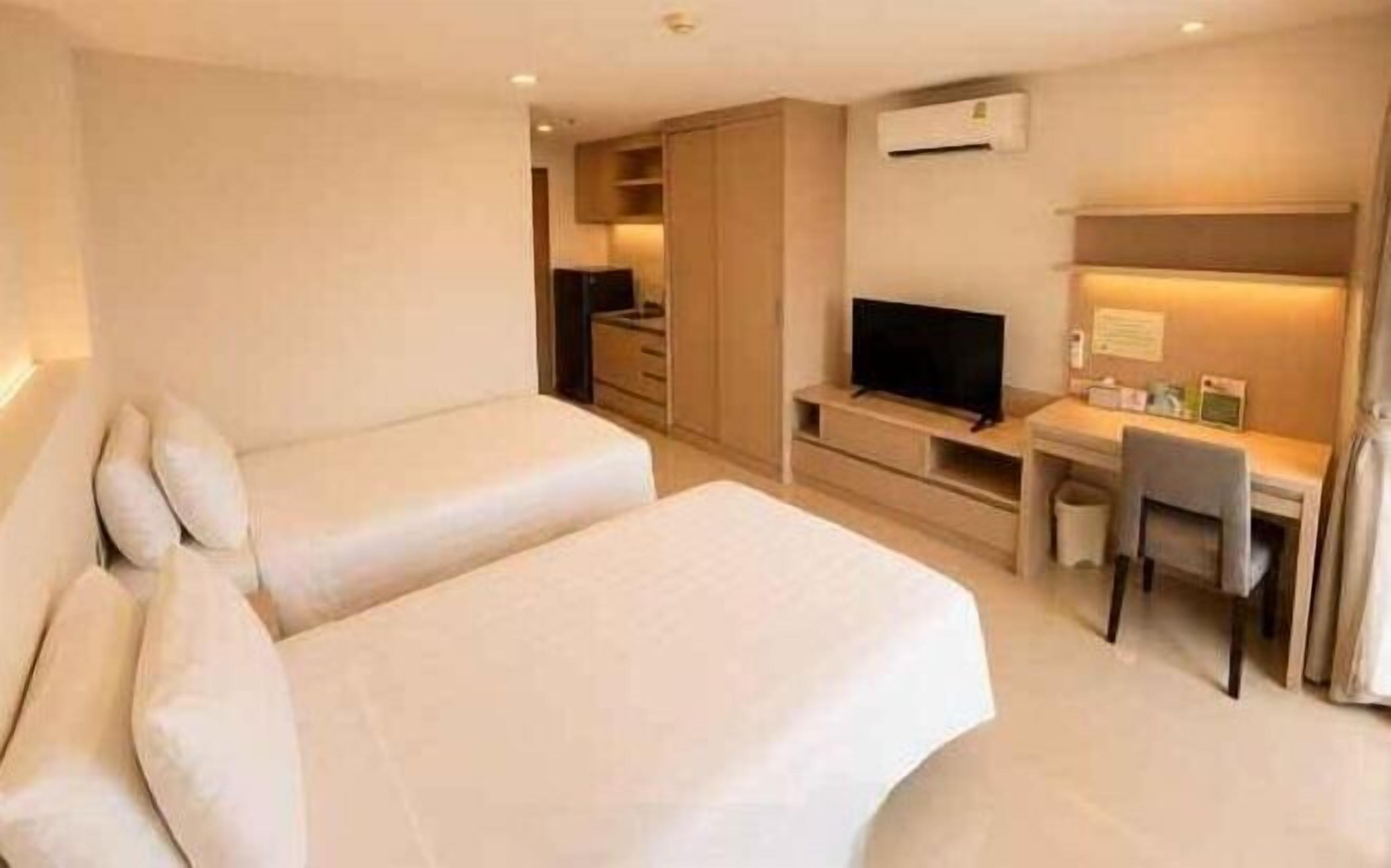 Desk, free WiFi, bed sheets