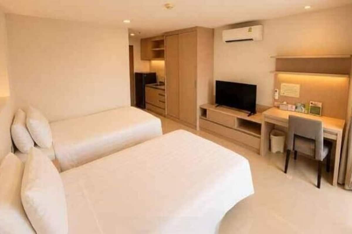 Desk, free WiFi, bed sheets