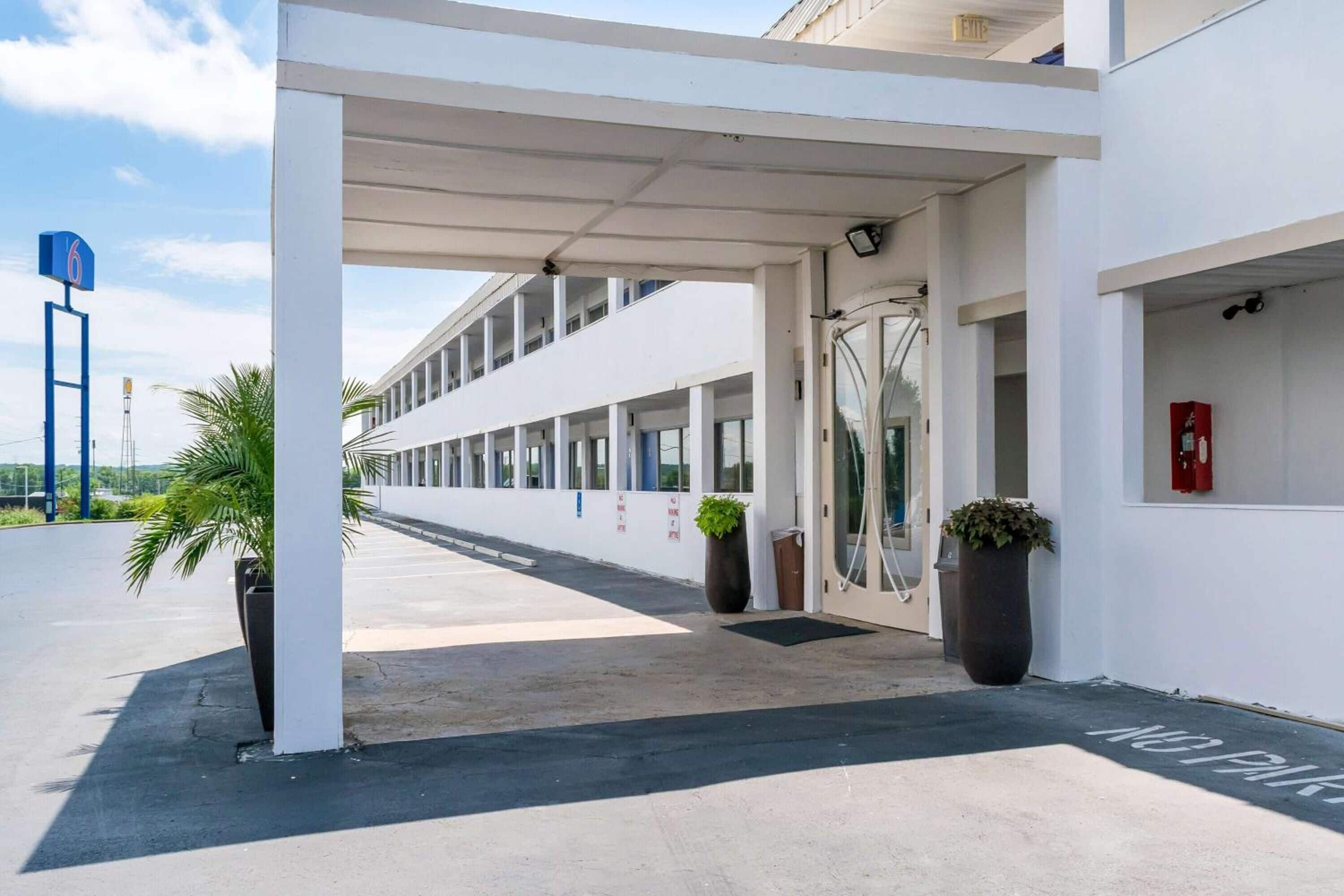 المنشأة من الخارج