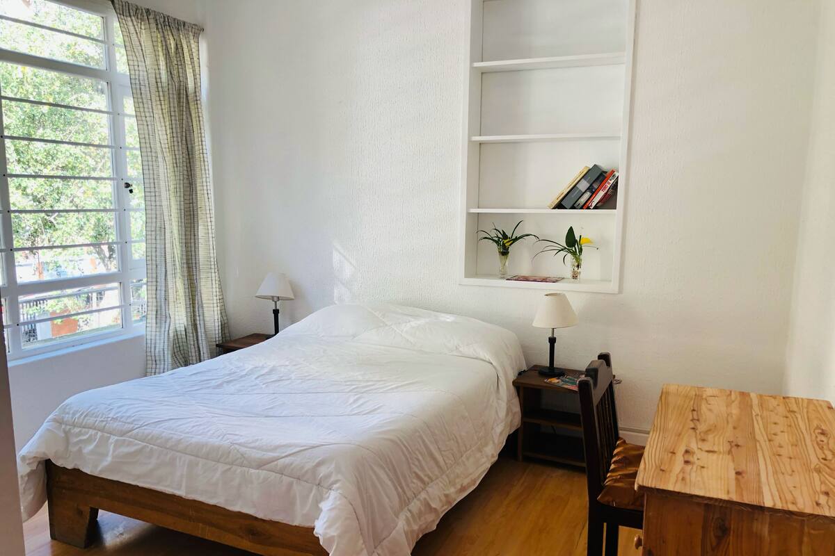 Premium bedding, in-room safe, desk, free WiFi