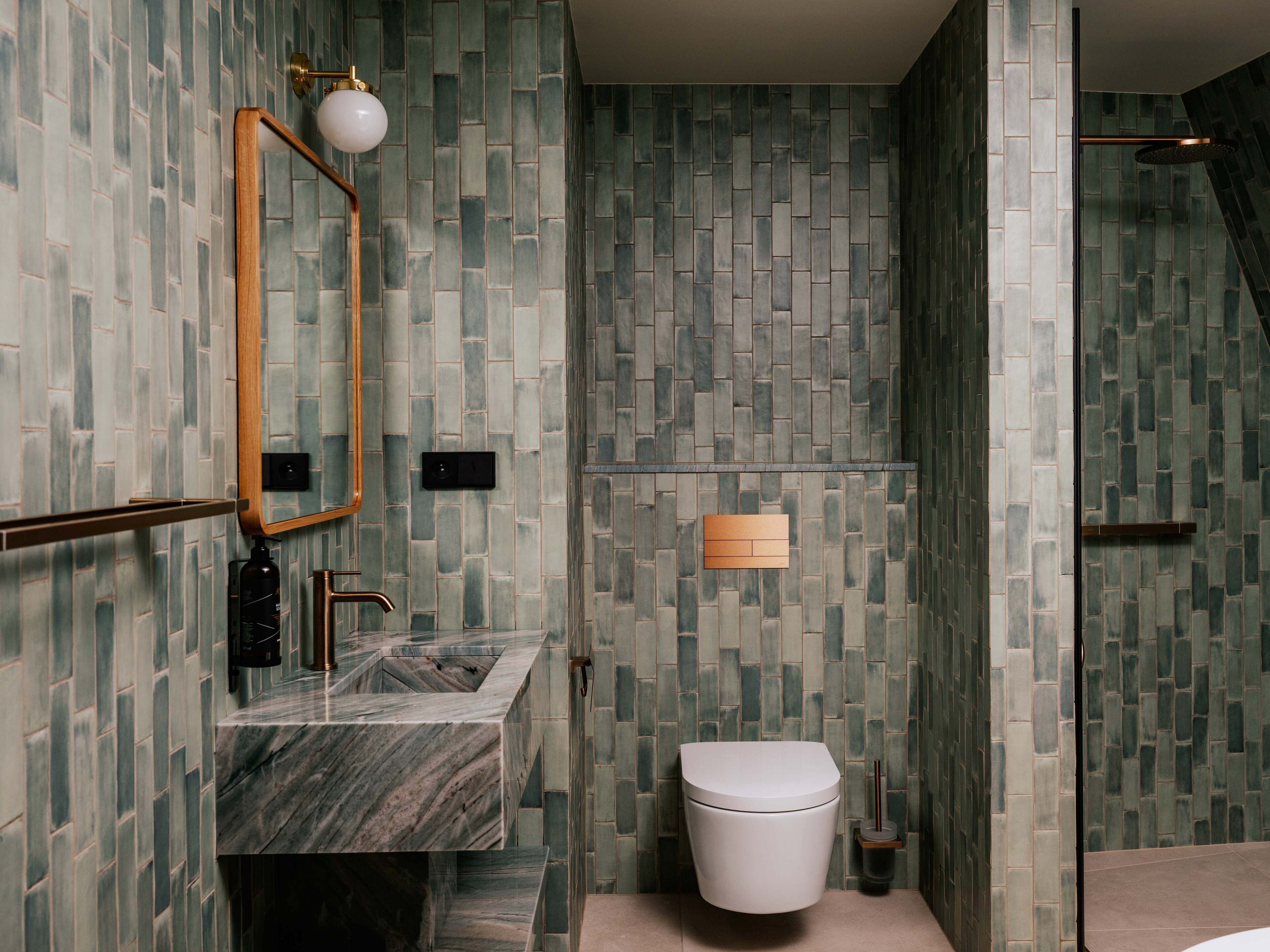 executive suite | bathroom | shower, rainfall showerhead, eco-friendly toiletries, hair dryer